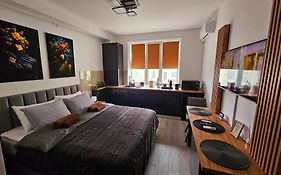 Modern Studio 3